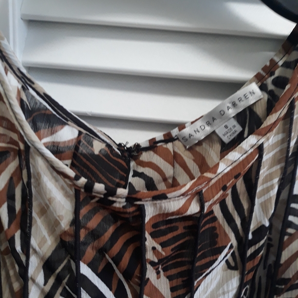 Sleeveless dress, color brown, black, and beige. - Picture 2 of 3